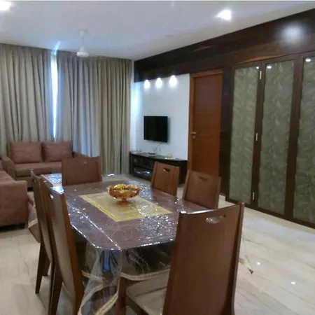 Sunny Side Apartment Scarborough